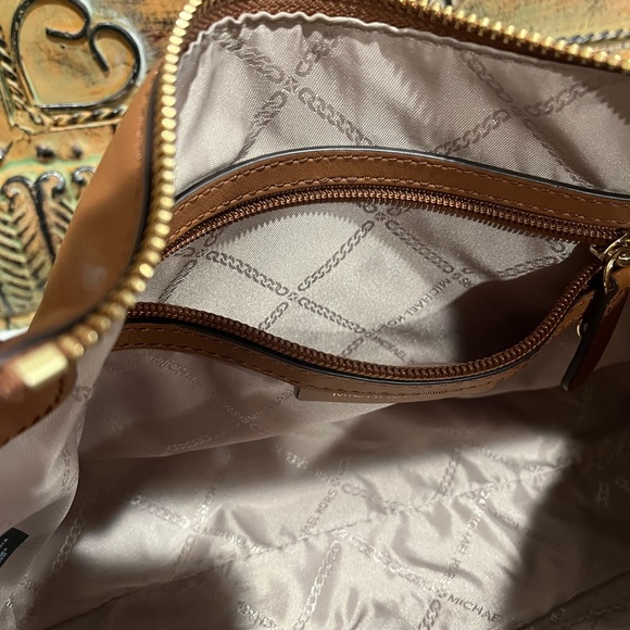 MICHAEL KORS Astor Re-Edition Large Luggage Brown Leather Pouchette Bag EUC! - Picture 9 of 11